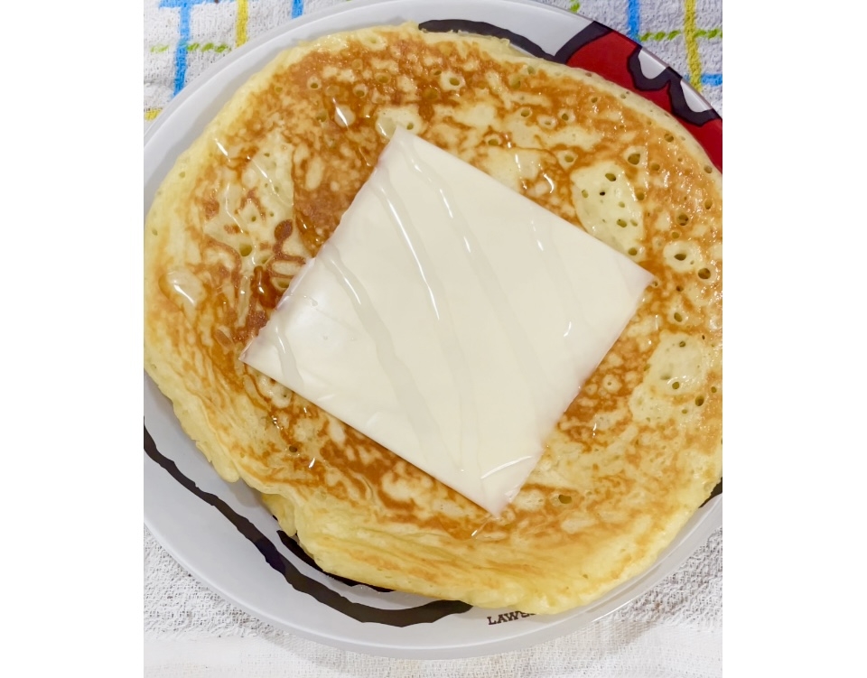 簡単ヘルシー⭐︎チーズが乗ったヨーグルトパンケーキ