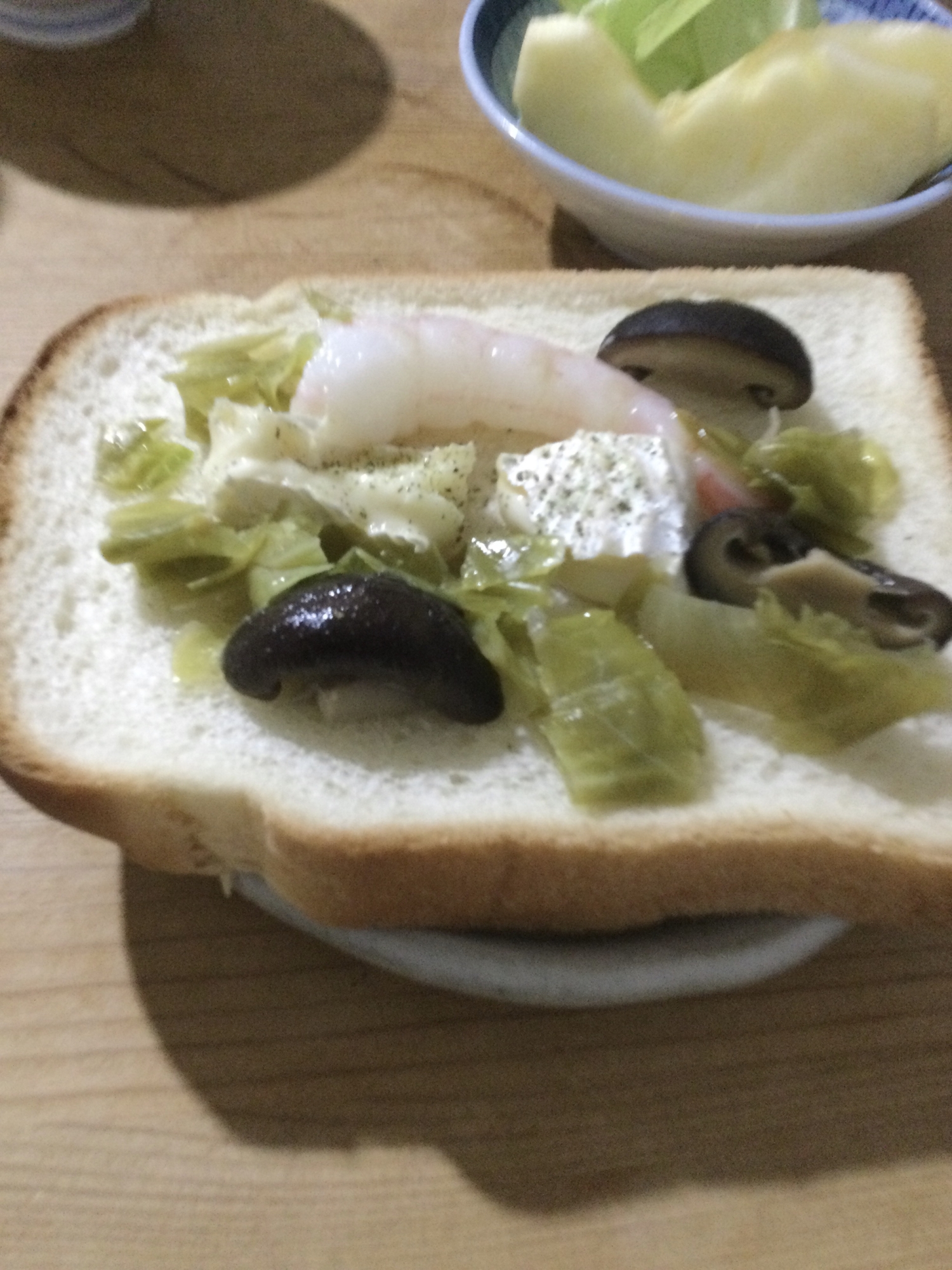 海老チーズ椎茸キャベツオープンサンド♪