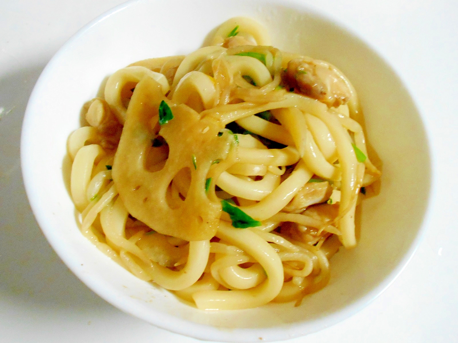 鶏なんこつと蓮根ともやしの炒め物で　焼きうどん