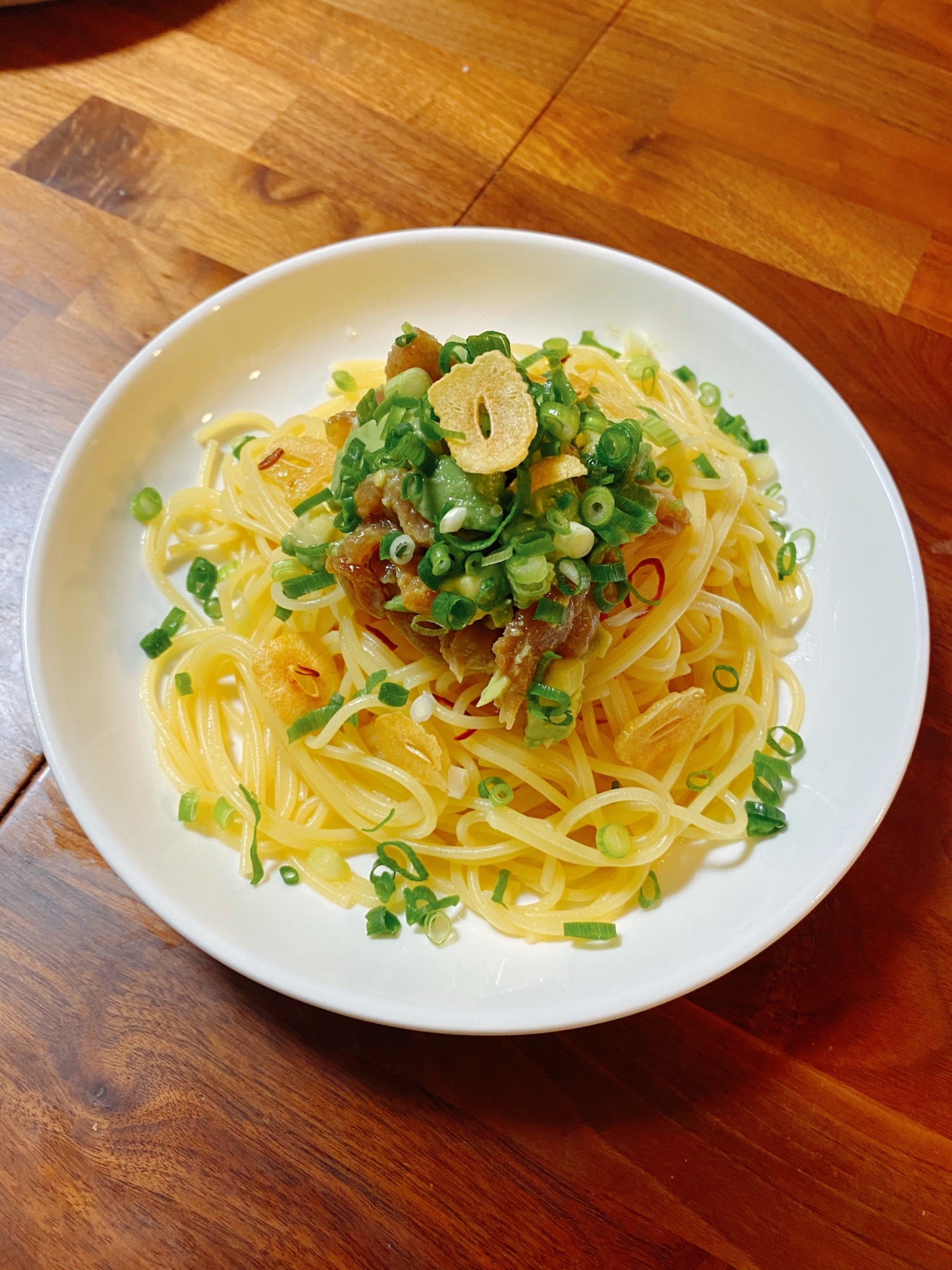マグロとアボカドのパスタ