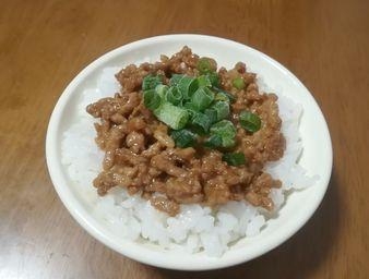 ご飯によく合う肉味噌丼