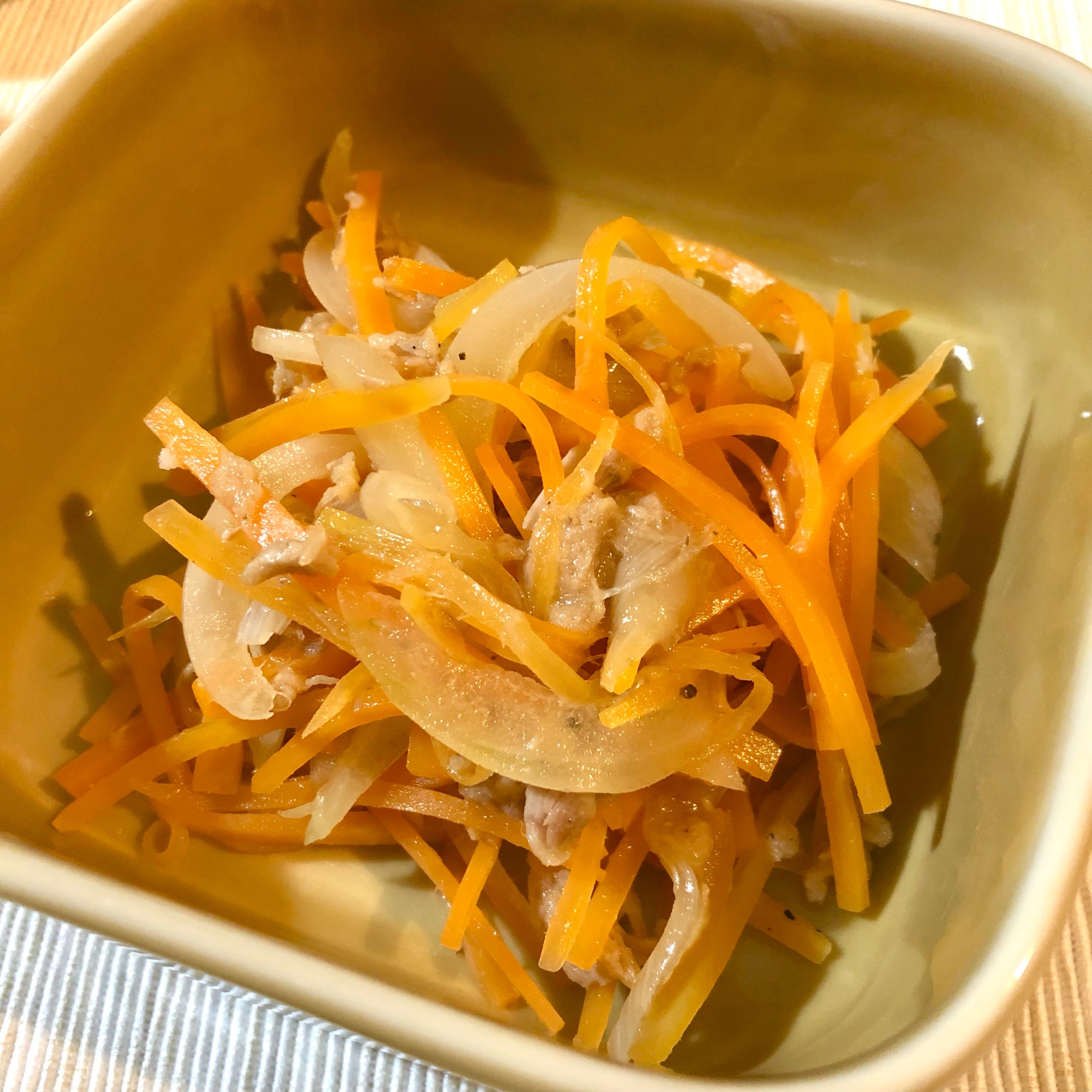 玉ねぎとにんじんの和え物 レシピ 作り方 By Sae 422 楽天レシピ 玉ねぎとにんじんの和え物 レシピ 作り方 By Sae 422 楽天レシピ