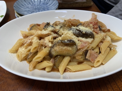 トマト缶でなく生トマトで作りました。色が薄いですが、美味しかったです。レシピありがとうございました。