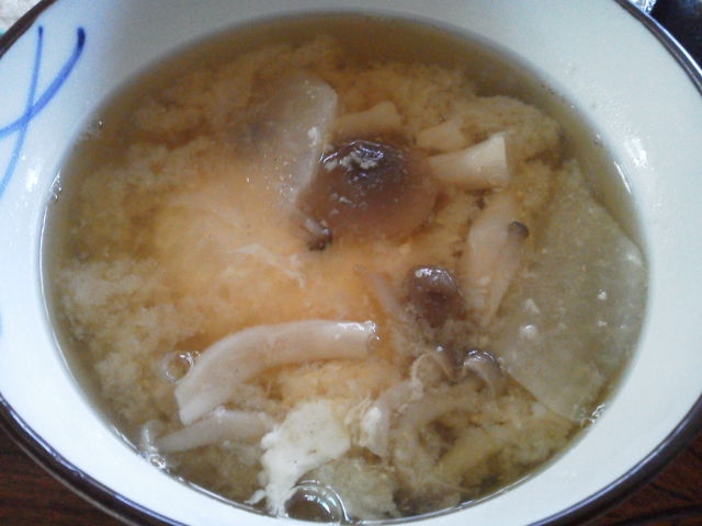大根としめじの味噌汁