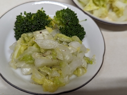 白菜とブロッコリーのサラダ