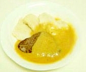 クネドリキ チェコ料理 牛肉と茹でパン