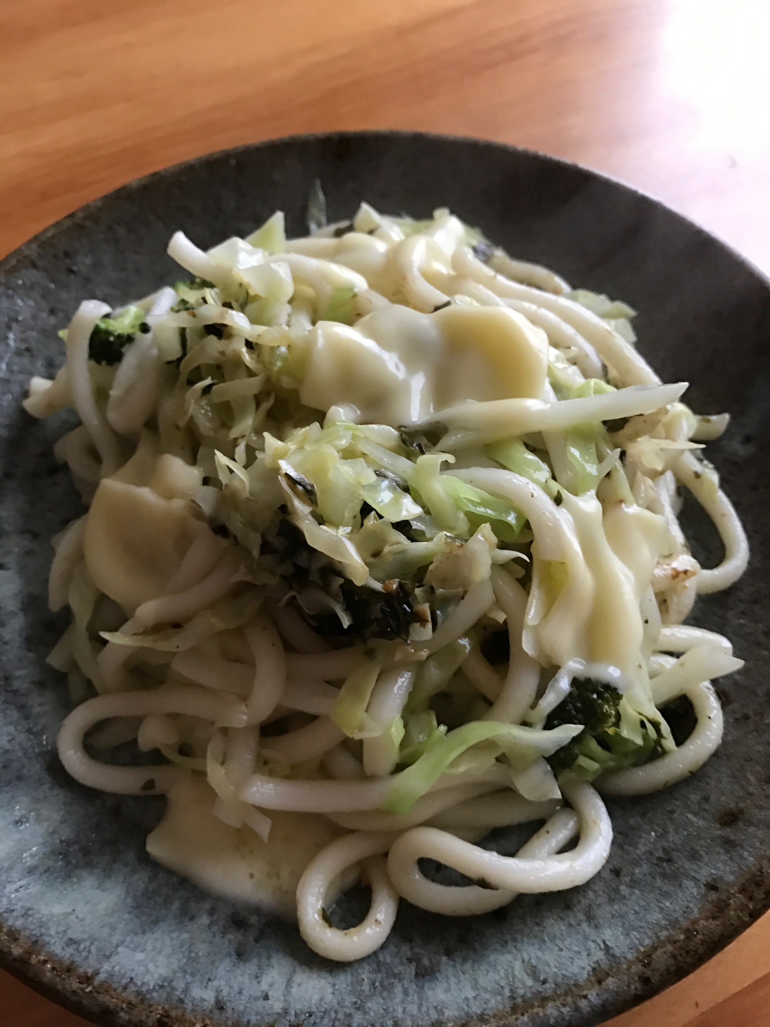 バジルチーズ焼きうどん