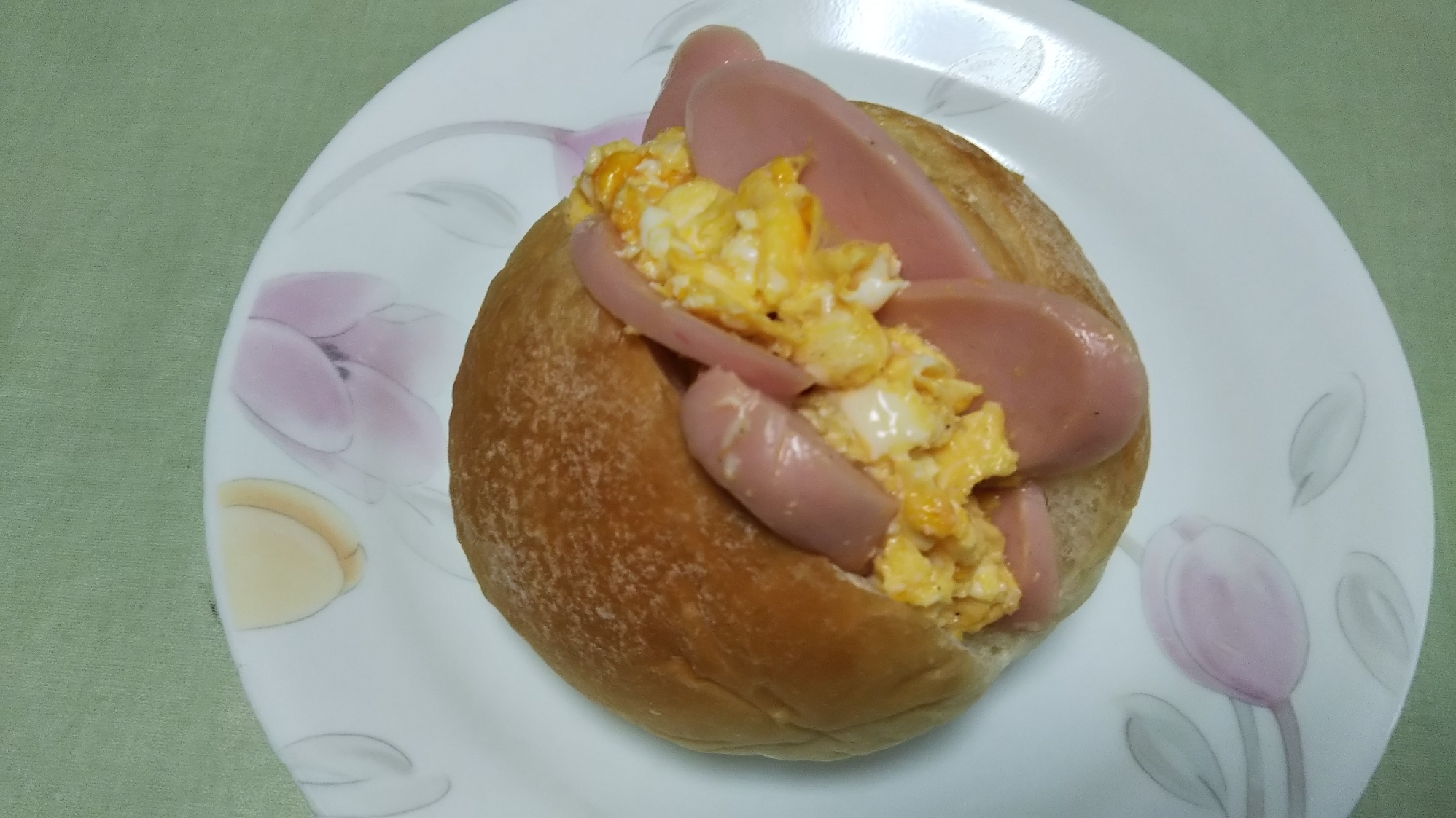 ギョニソと卵炒めのロールパンサンド☆
