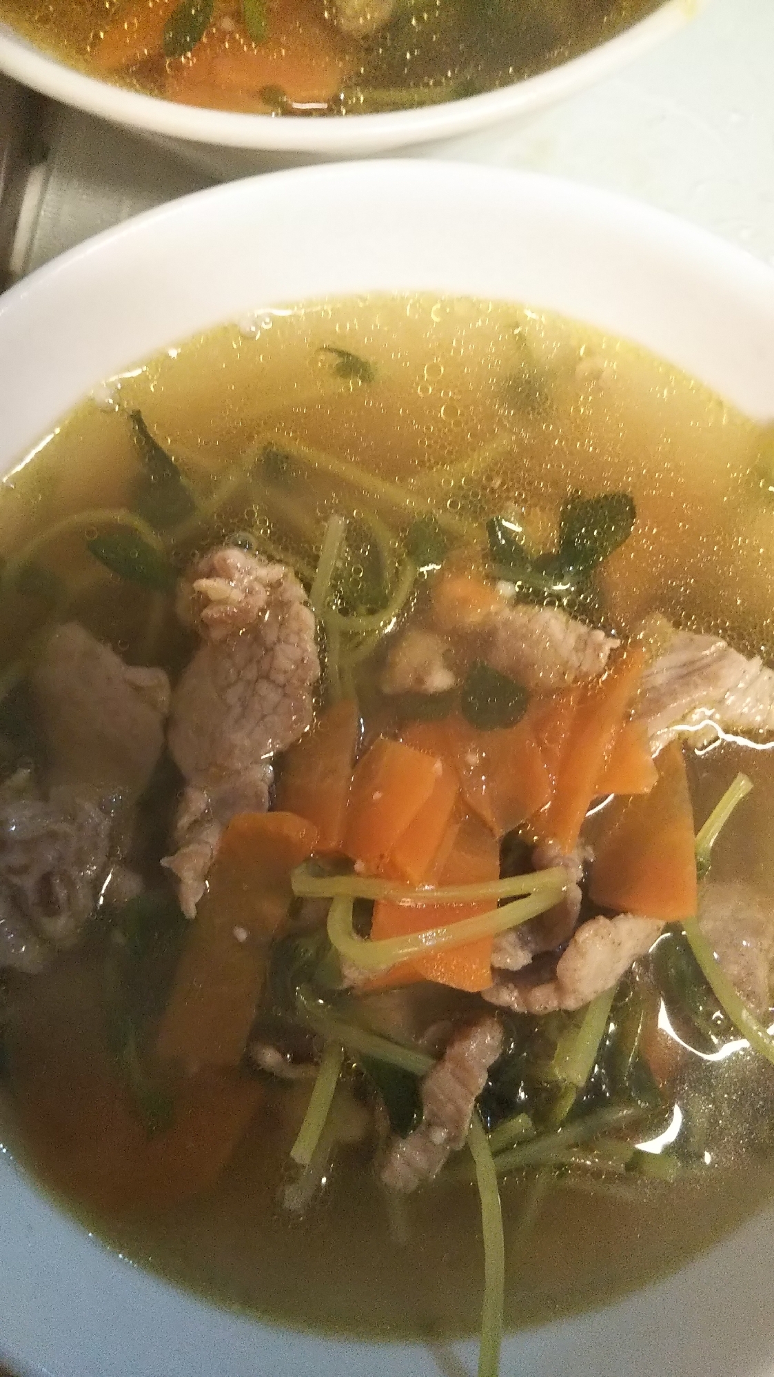 豆苗と豚バラ肉のスープ