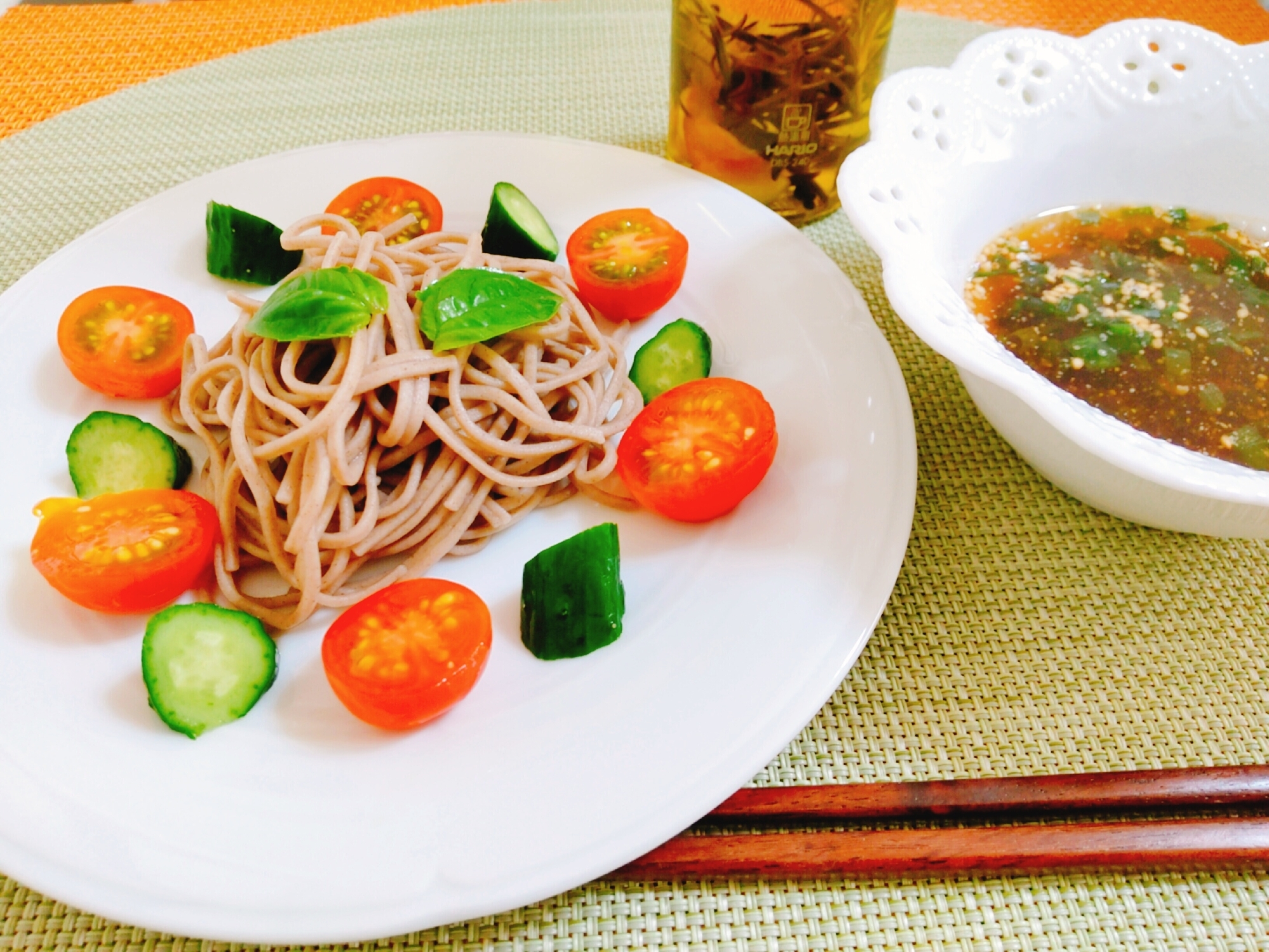 バジルが爽やか♪美味しい♪サラダ蕎麦(･ิω･ิ)