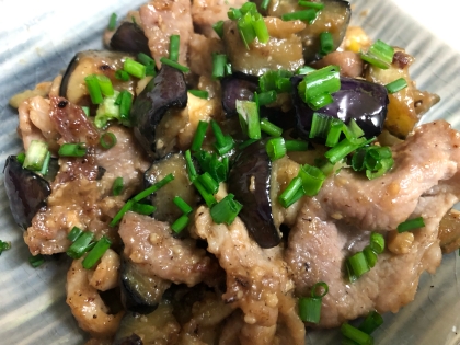 豚肉となすのにんにく味噌炒め