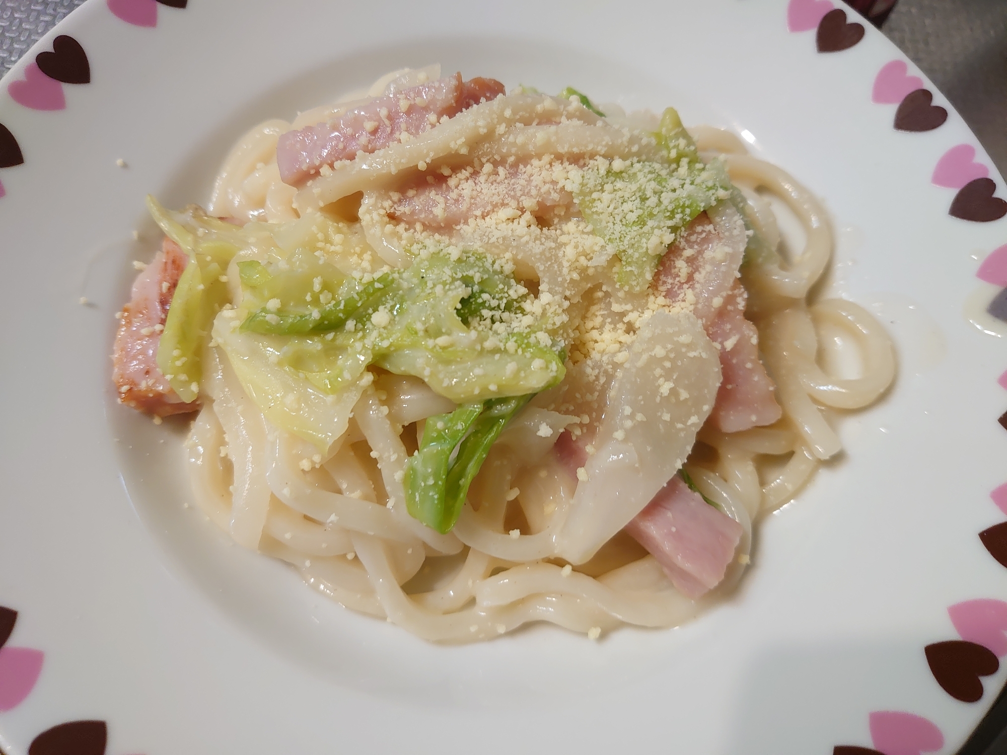 簡単☆キャベツとベーコンのクリームうどん