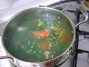 ソーセージ入り野菜スープ