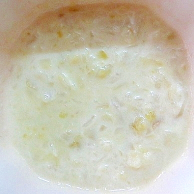 離乳食後期　５種の野菜入りホワイトスープ