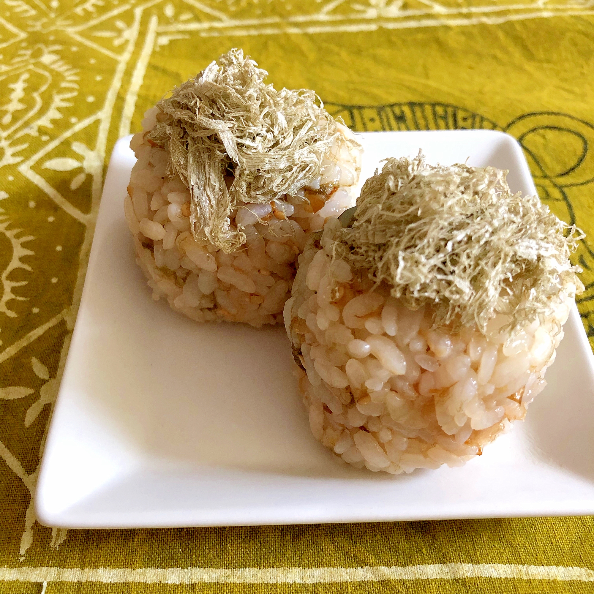 お醤油味 とろろ昆布おにぎり ♪