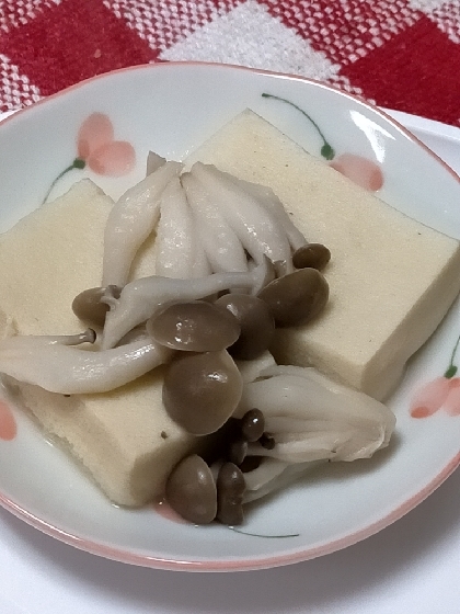 しめじと高野豆腐の煮物