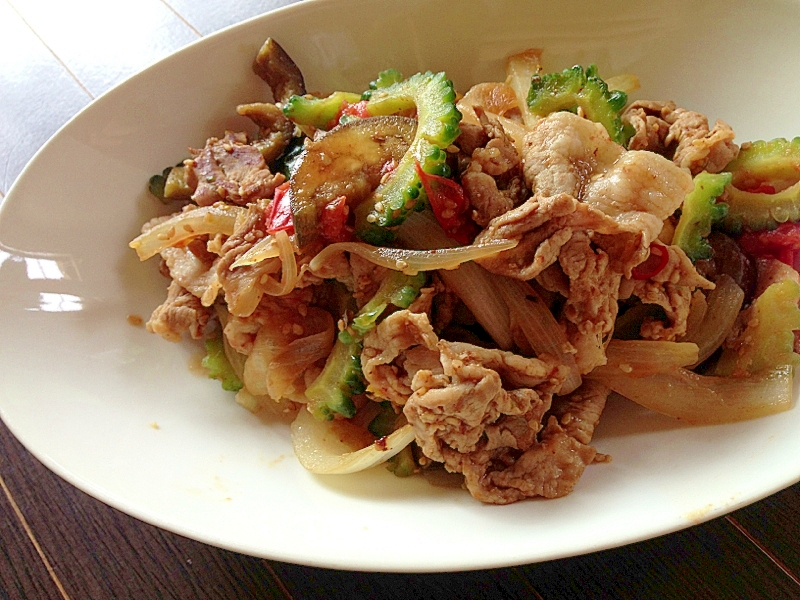 ゴーヤと茄子のオイスタ胡麻味噌炒め