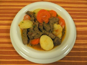 簡単ギリシャ料理～牛肉と野菜の煮込み