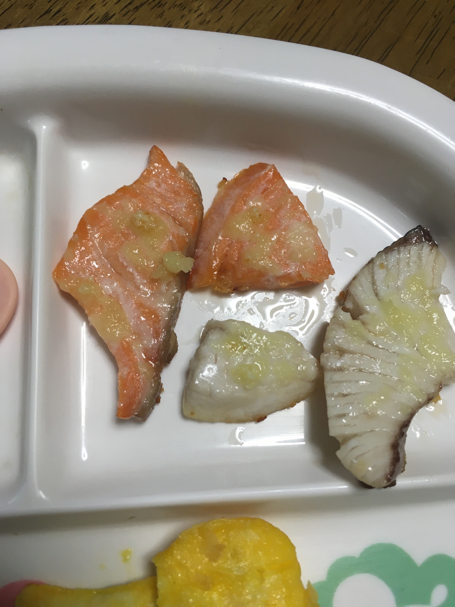 離乳食後期♪ブリとサーモンのチーズ焼き