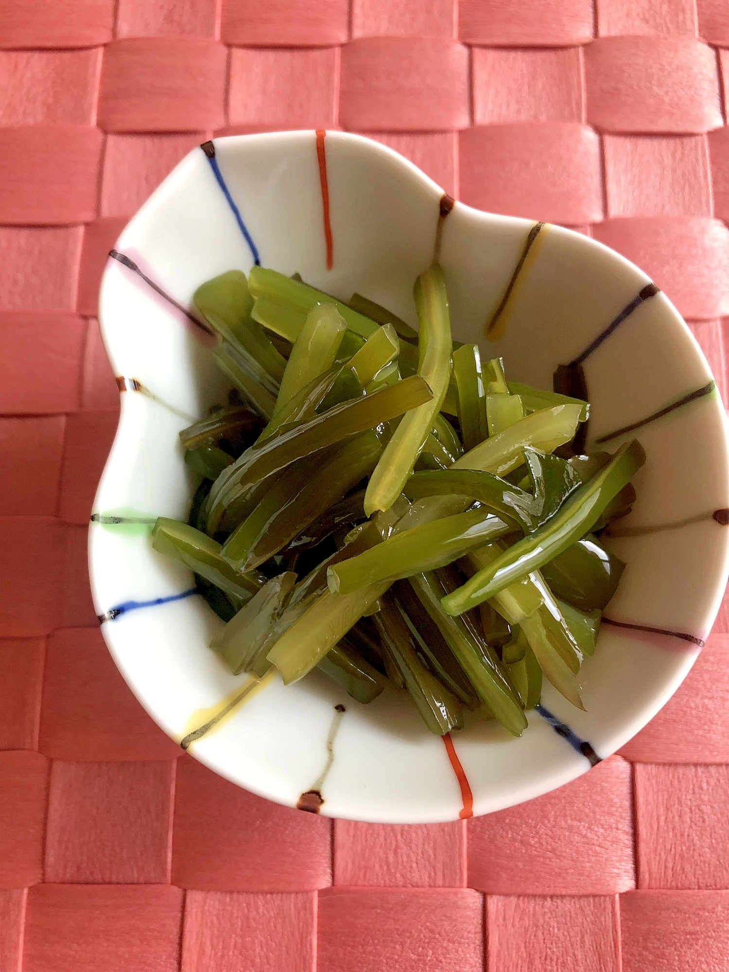 簡単＆ヘルシーおつまみ！茎わかめのだし醤油漬け