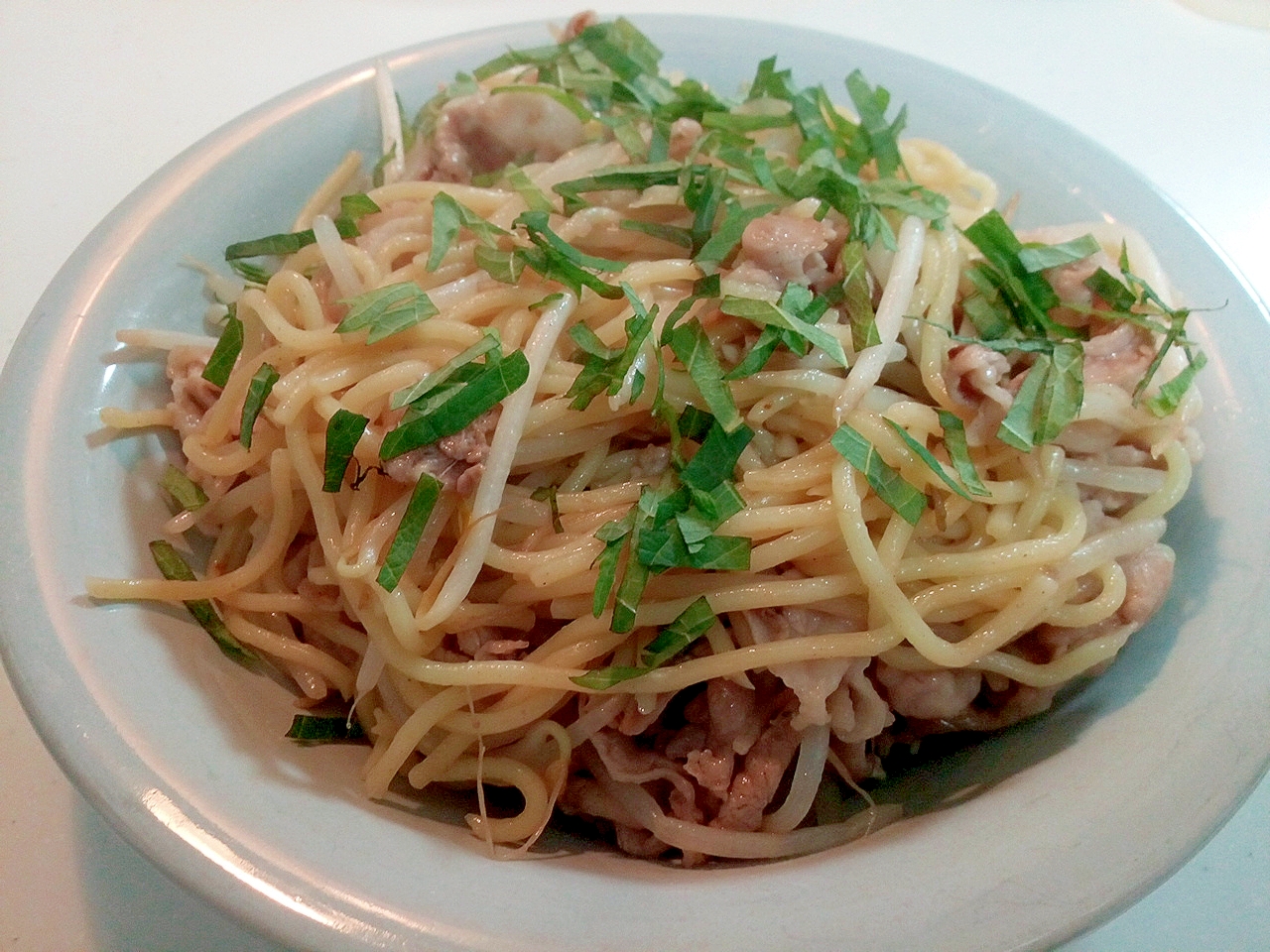 追いがつおつゆで　豚バラともやしと大葉の焼きそば