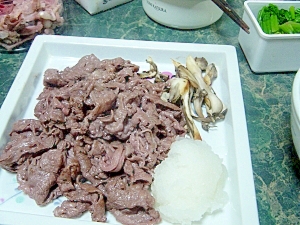 大根おろしでさっぱりと☆牛肉と舞茸のバター醤油焼き