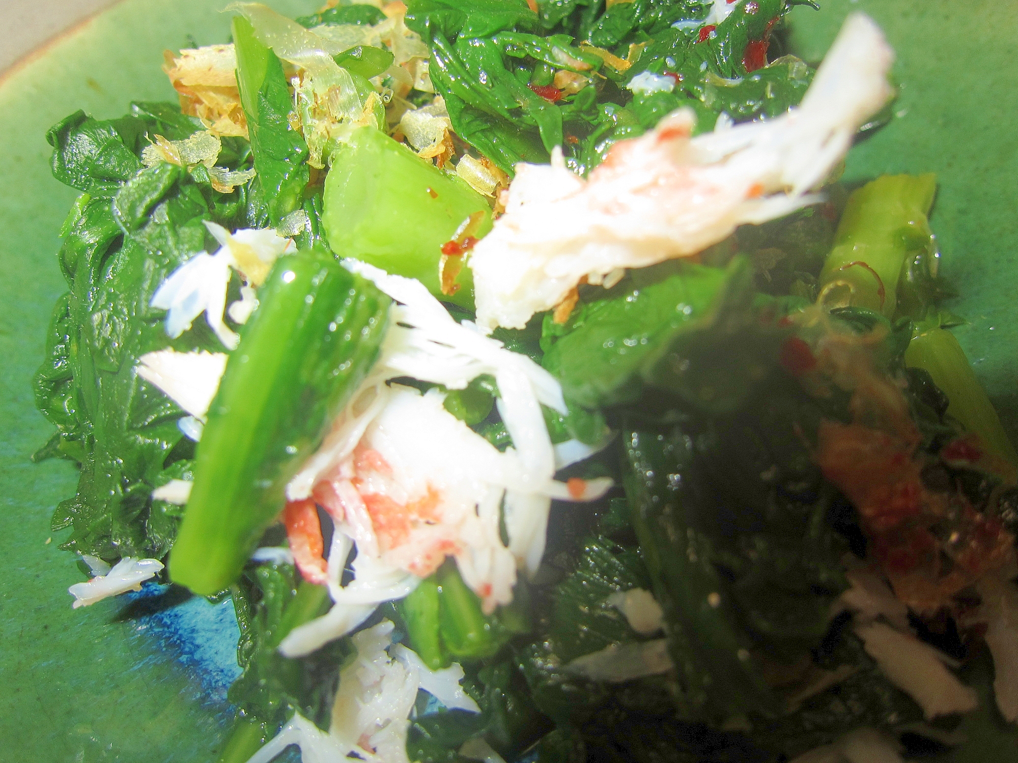 春菊と鰹節とずわい蟹とピリ辛ポン酢サラダグリル