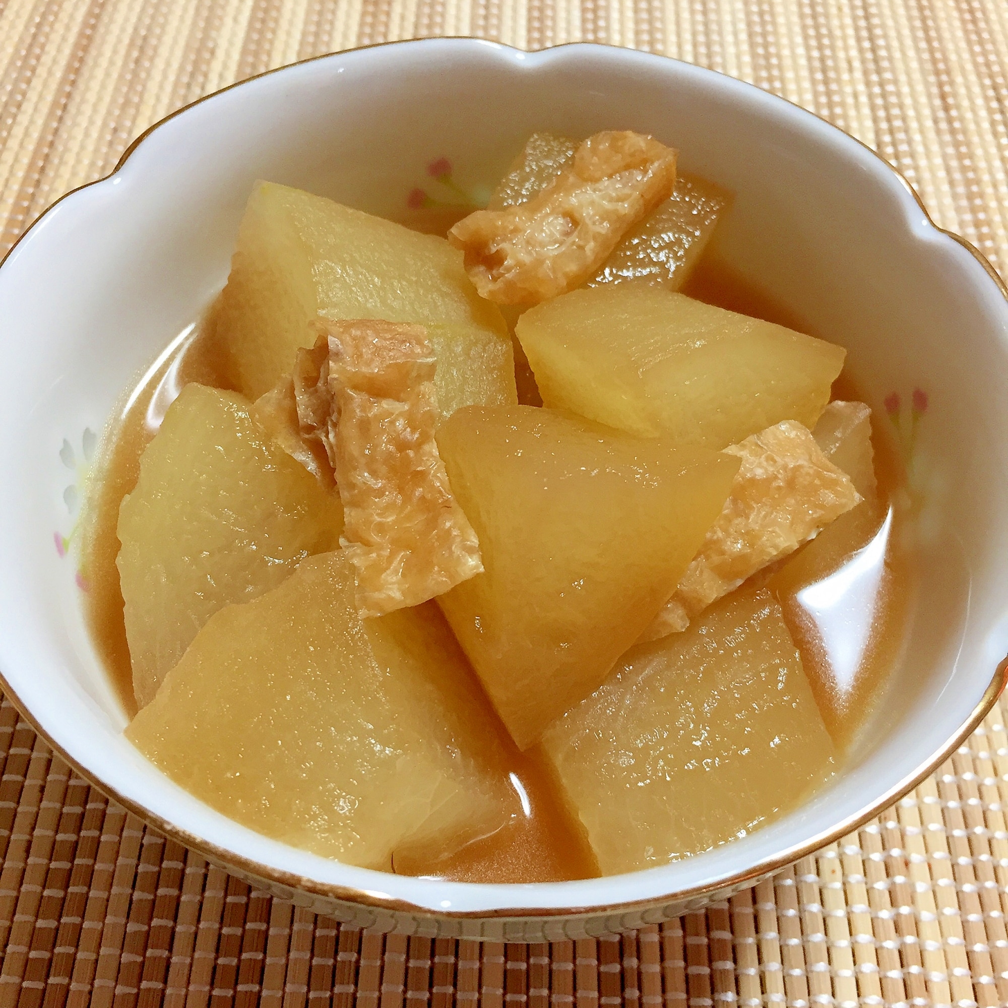 麺つゆで簡単！冬瓜と油揚げの煮物♪ レシピ・作り方 by ぽよっちぷーちゃん - 楽天レシピ