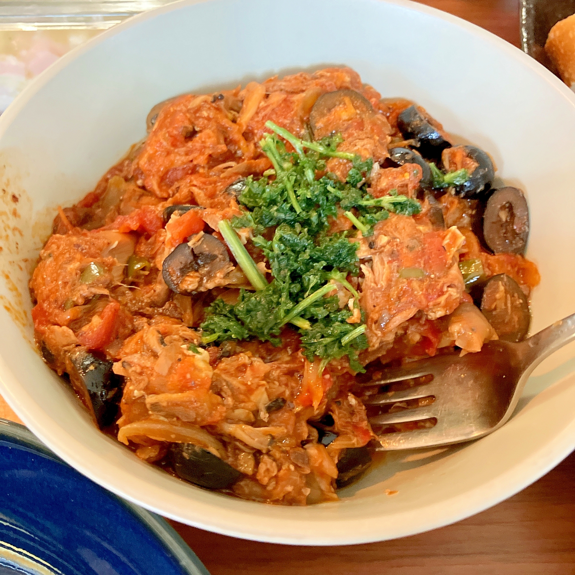 青唐辛子がきいてる！サバとオリーブのトマト煮