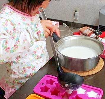 子どもと作る、簡単牛乳かん☆