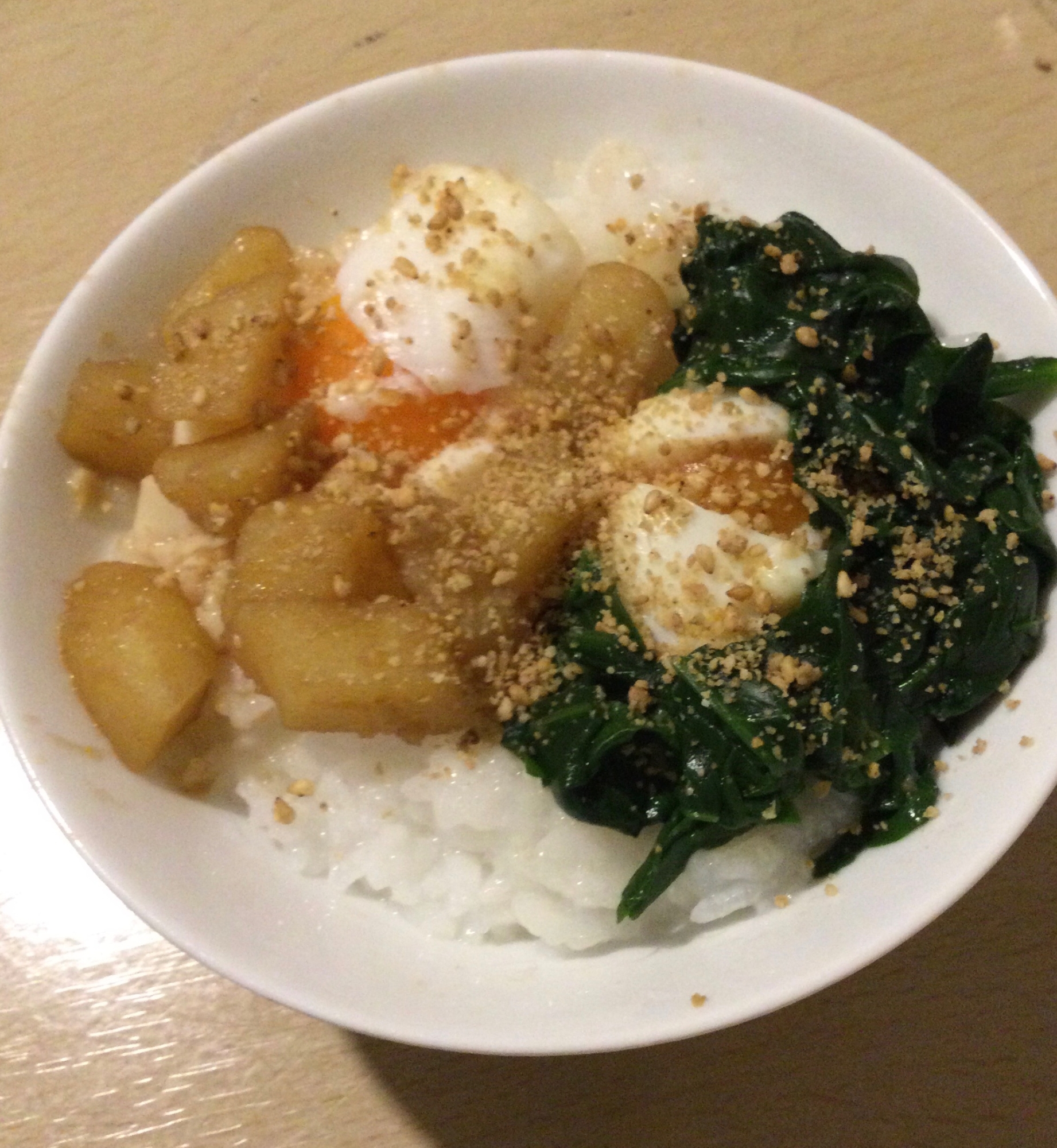 温泉卵じゃが芋ほうれん草丼♫