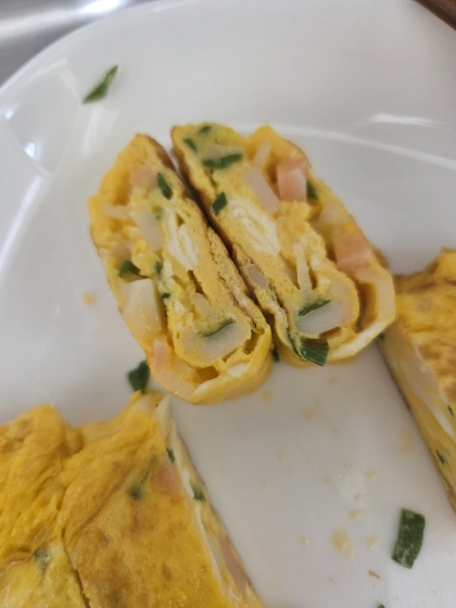 余ったなるとで♡彩り可愛い♡ラーメン風♡玉子焼き