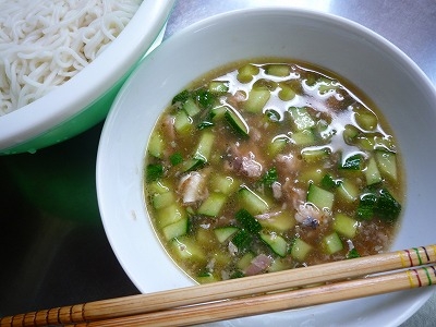 ツナ缶を切らしていたので、鯖缶でやってみました。ちょっと油気が多くなりましたが美味しかったです。ごちそうさまでした。