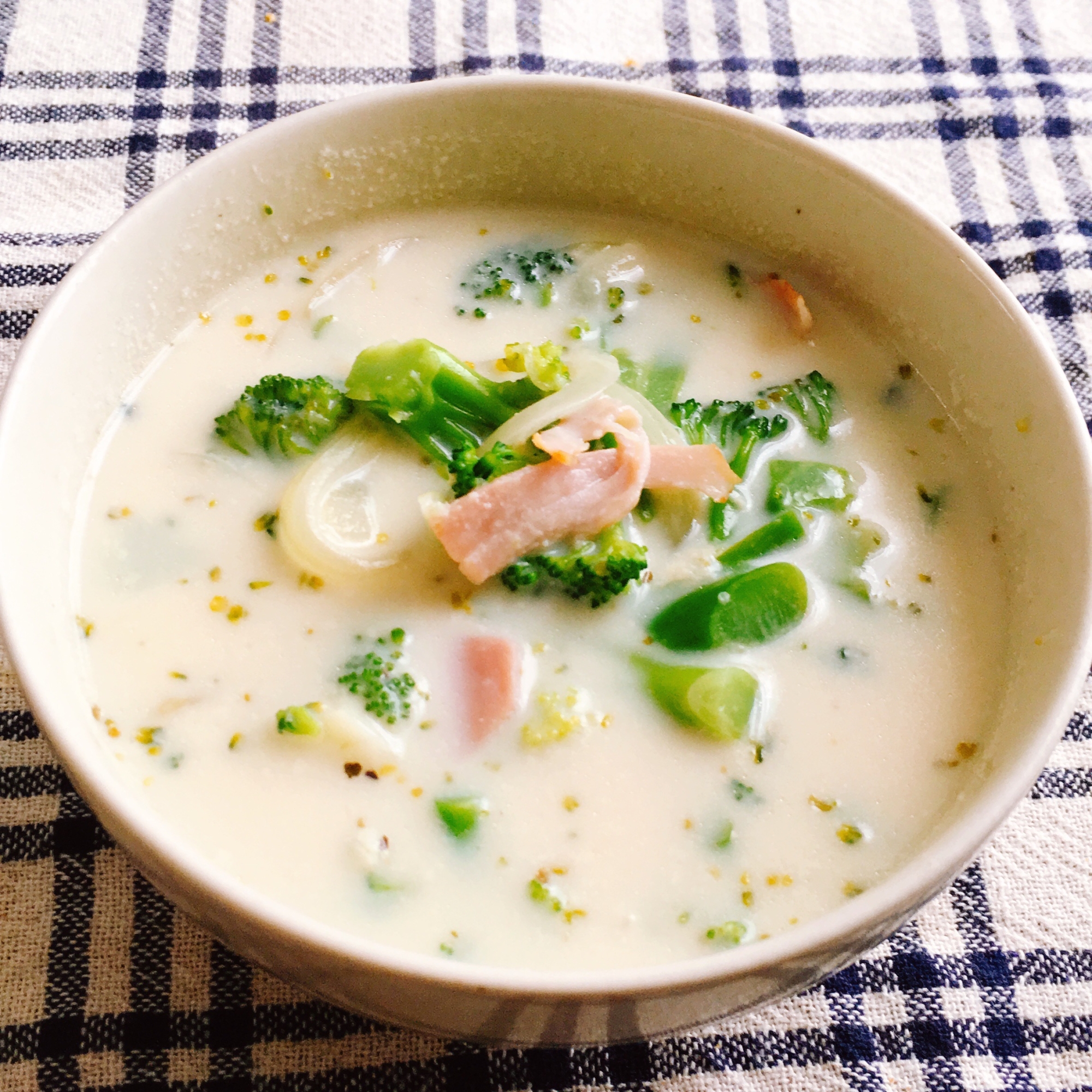 簡単♪ブロッコリーの豆乳スープ