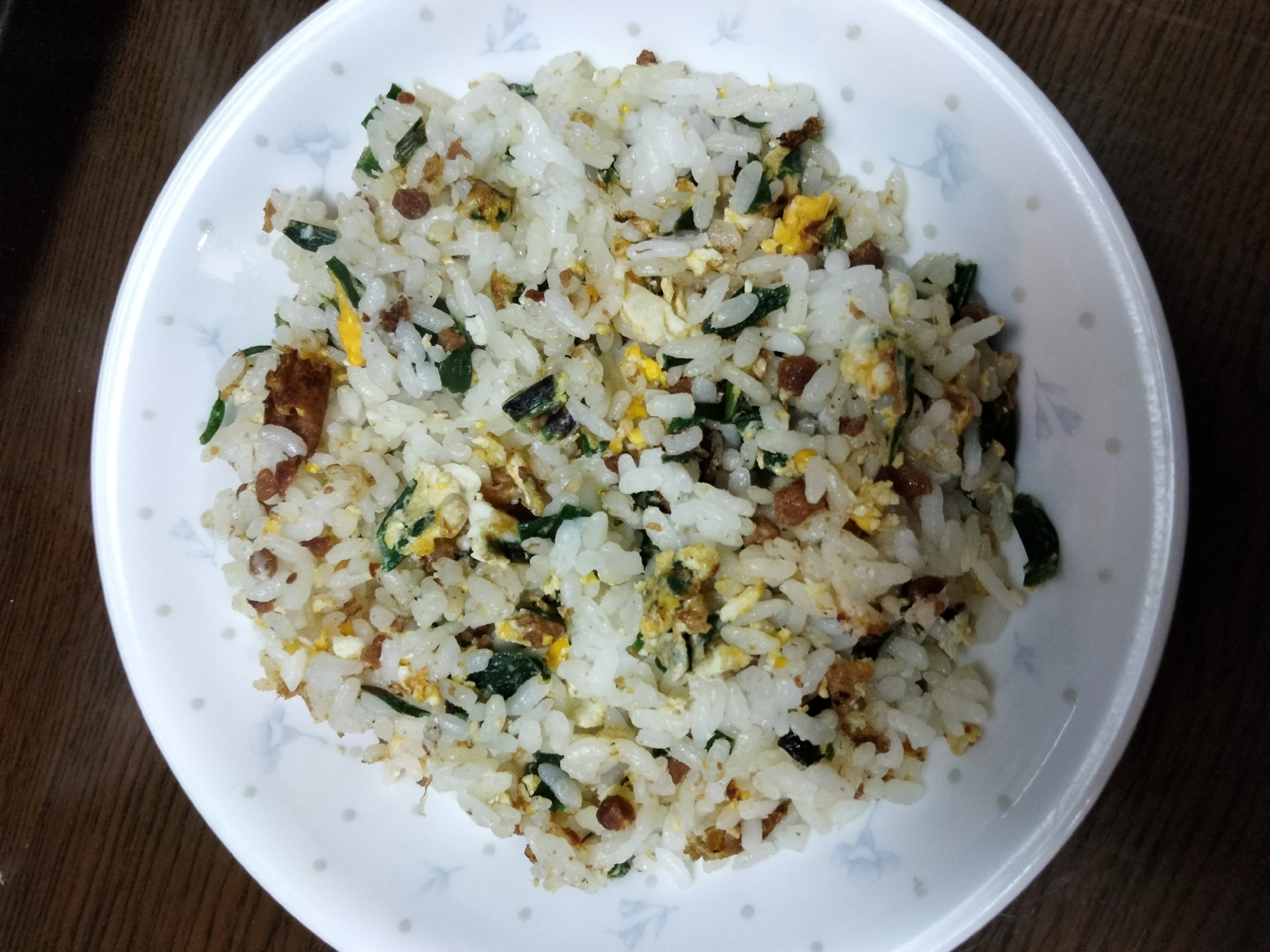 鶏そぼろと細ねぎで卵チャーハン