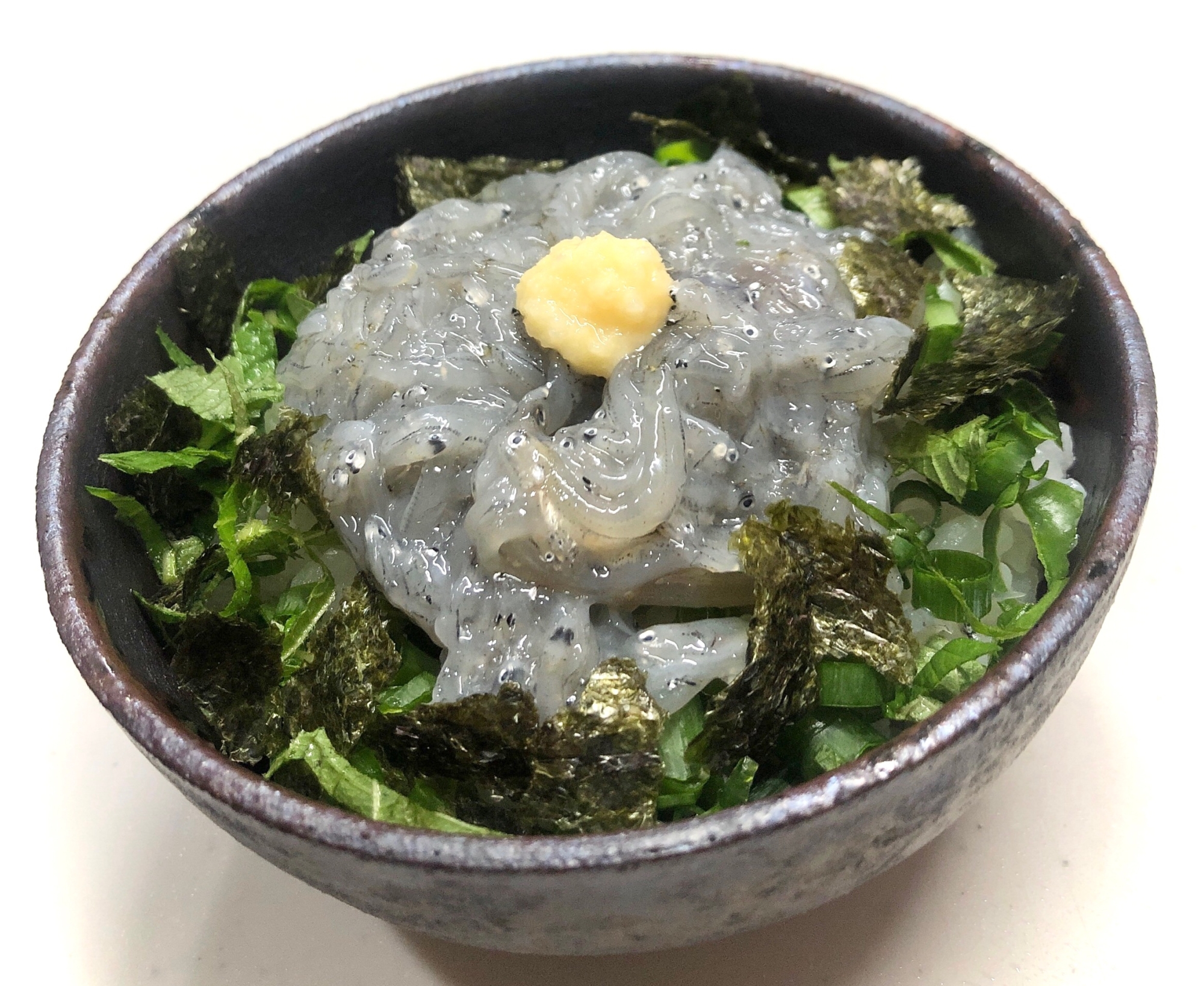 生しらす丼