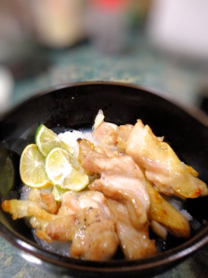 さっぱりとすだちおろしで食べる★地鶏もも肉の焼き物