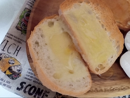 フランスパンのチーズトースト