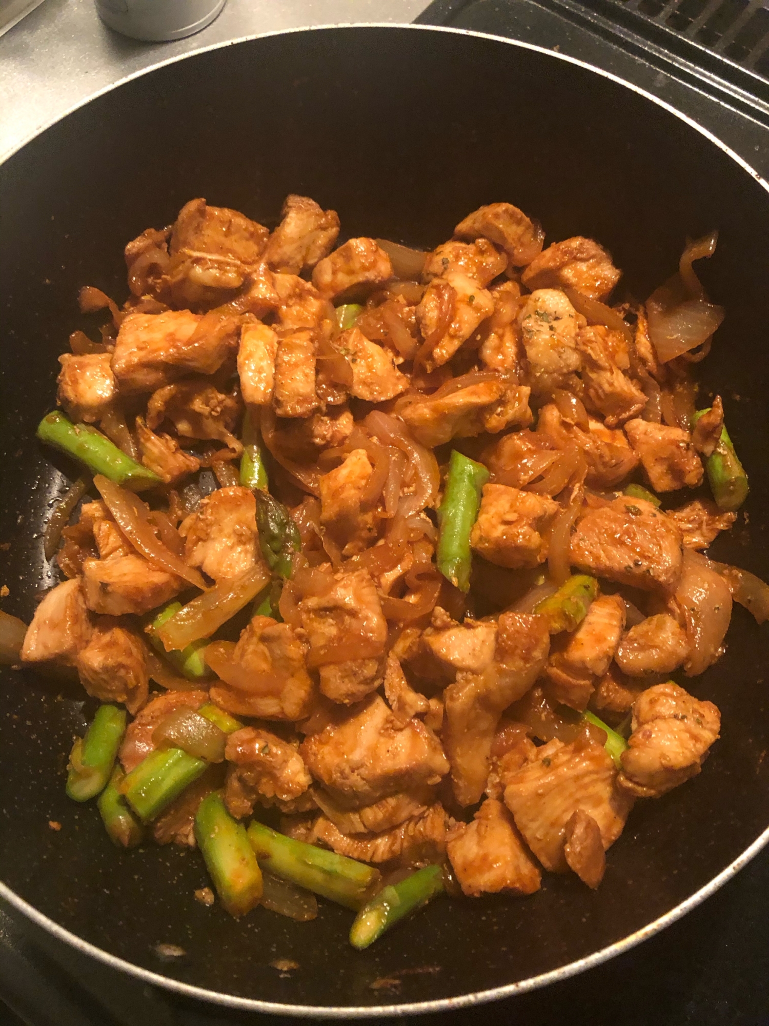 玉ねぎと鶏胸肉のカレーケチャップ炒め