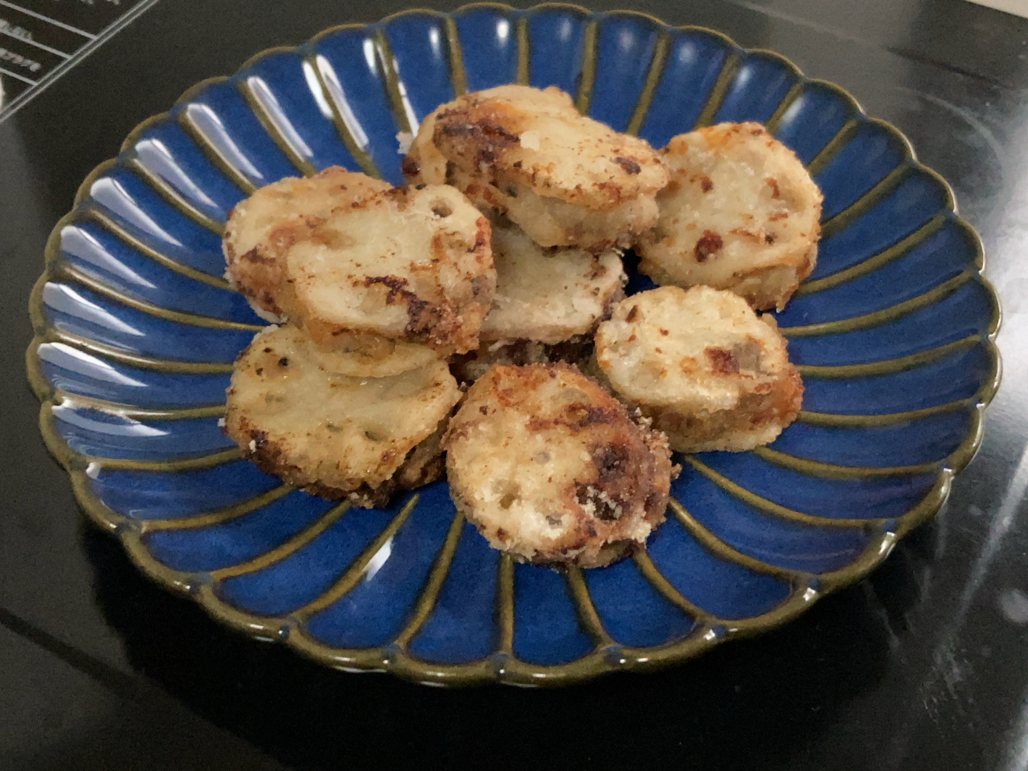 シャキッとほのかな酸味が絶妙！レンコンの梅しそ焼き