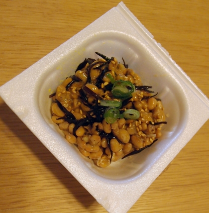 ひじきの煮物と納豆の小鉢