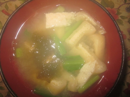 朝の１００レシピ　63）緑鮮やか☆小松菜の豆腐汁
