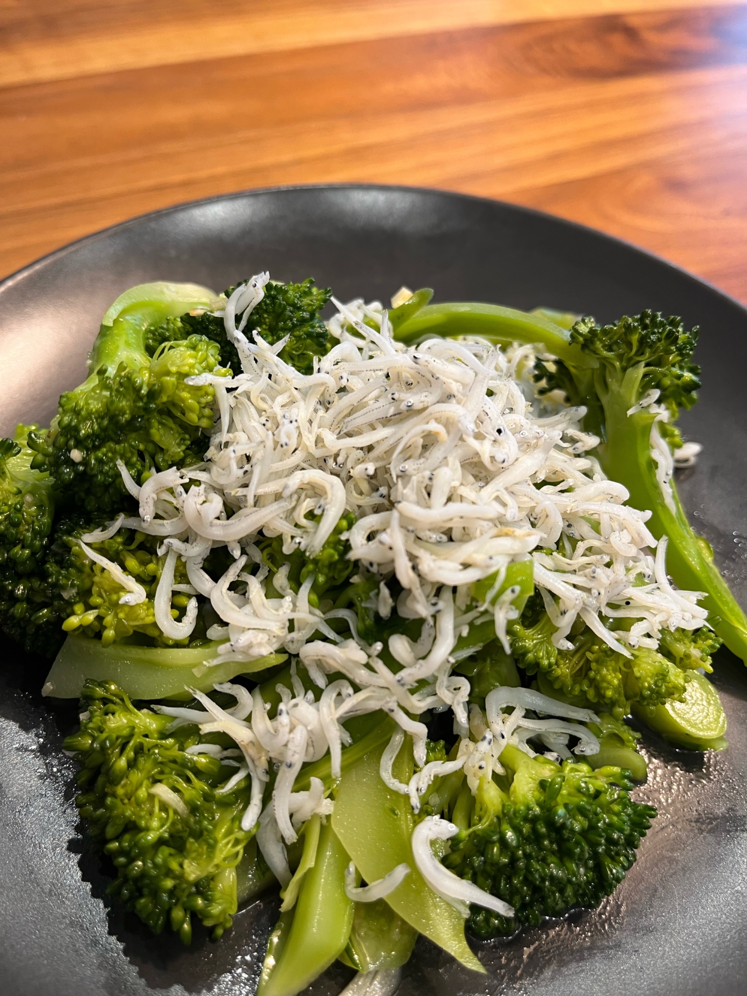 ブロッコリーのしらすサラダ