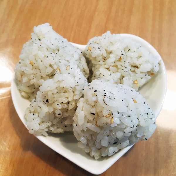 幼児食 ごまおにぎり レシピ 作り方 By Uucha 楽天レシピ 幼児食 ごまおにぎり レシピ 作り方 By Uucha 楽天レシピ
