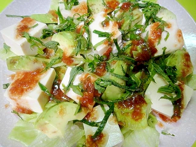 豆腐とアボカドレタスの梅サラダ