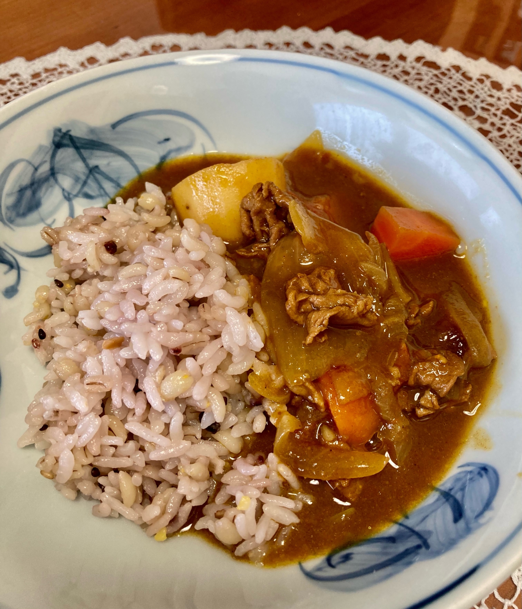 今日のお昼は、あめ色玉ねぎでコク旨☆ビーフカレー