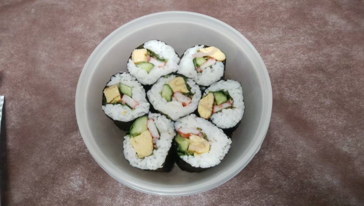 仕事の日のお寿司弁当