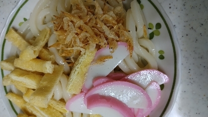 油揚げとかまぼこと素干しエビのぶっかけうどん