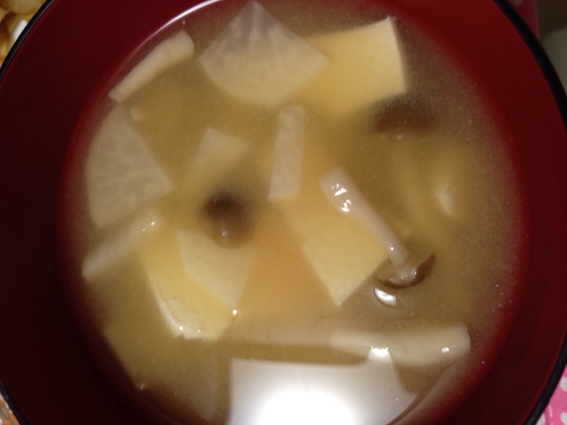 大根しめじ豆腐の味噌汁