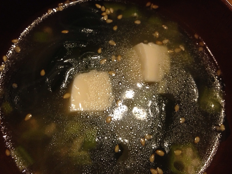 豆腐とオクラとわかめのスープ